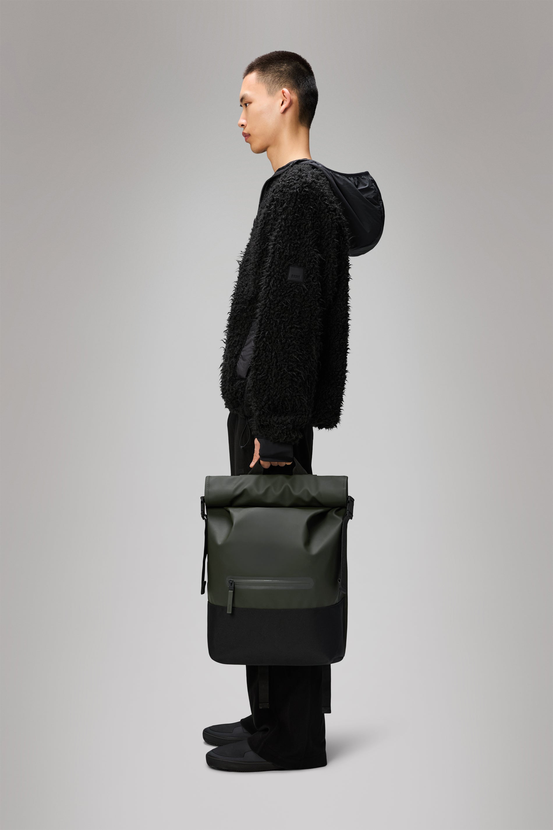 RAINS Trail Rolltop Backpack Green 22L H47 x D13 x W36 cm Backpack